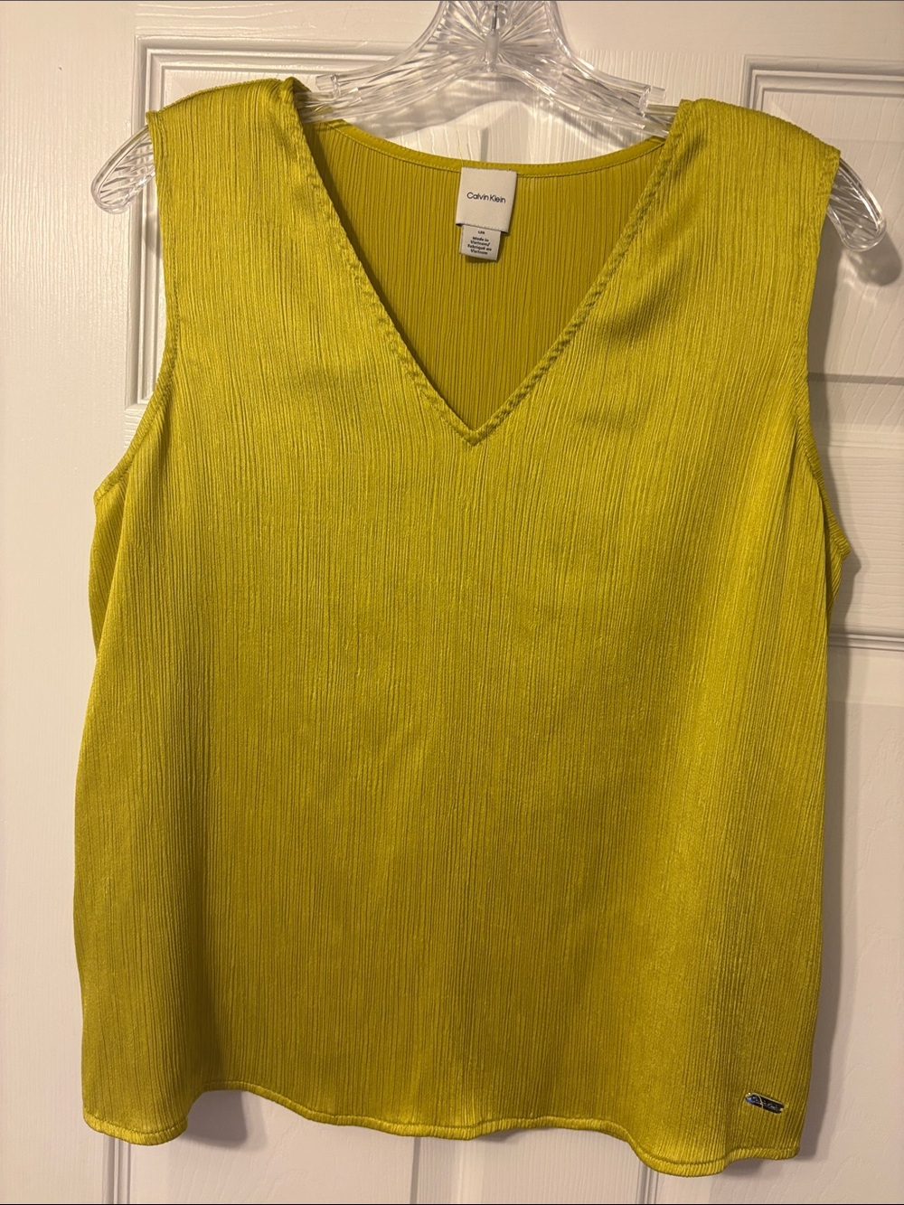 Women’s Calvin Klein V-Neck Sleeveless Camisole in Chartreuse